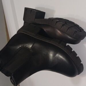Womens Black Boots Nwot